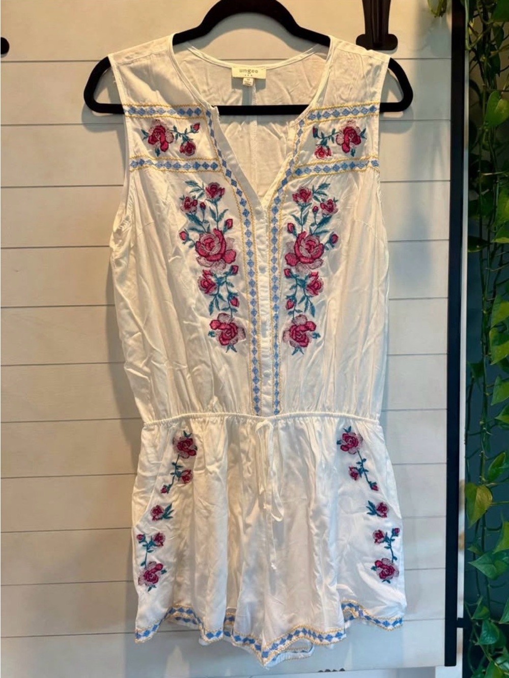 Umgee White Embroidered Sleeveless Romper with Pink Floral Detail
